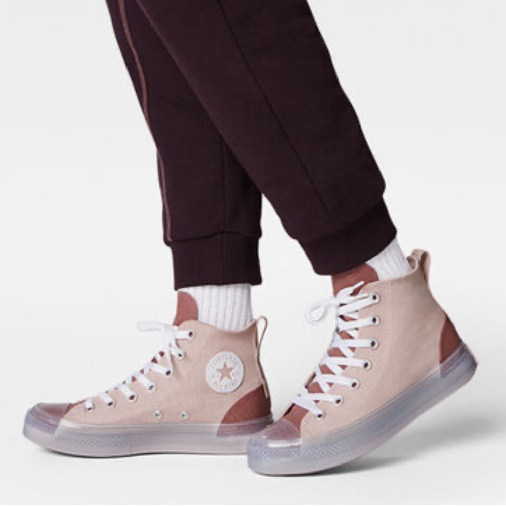 New in box. Chuck Taylor CX Sneaker Limited Edition Stone Mauve color! Size 8
